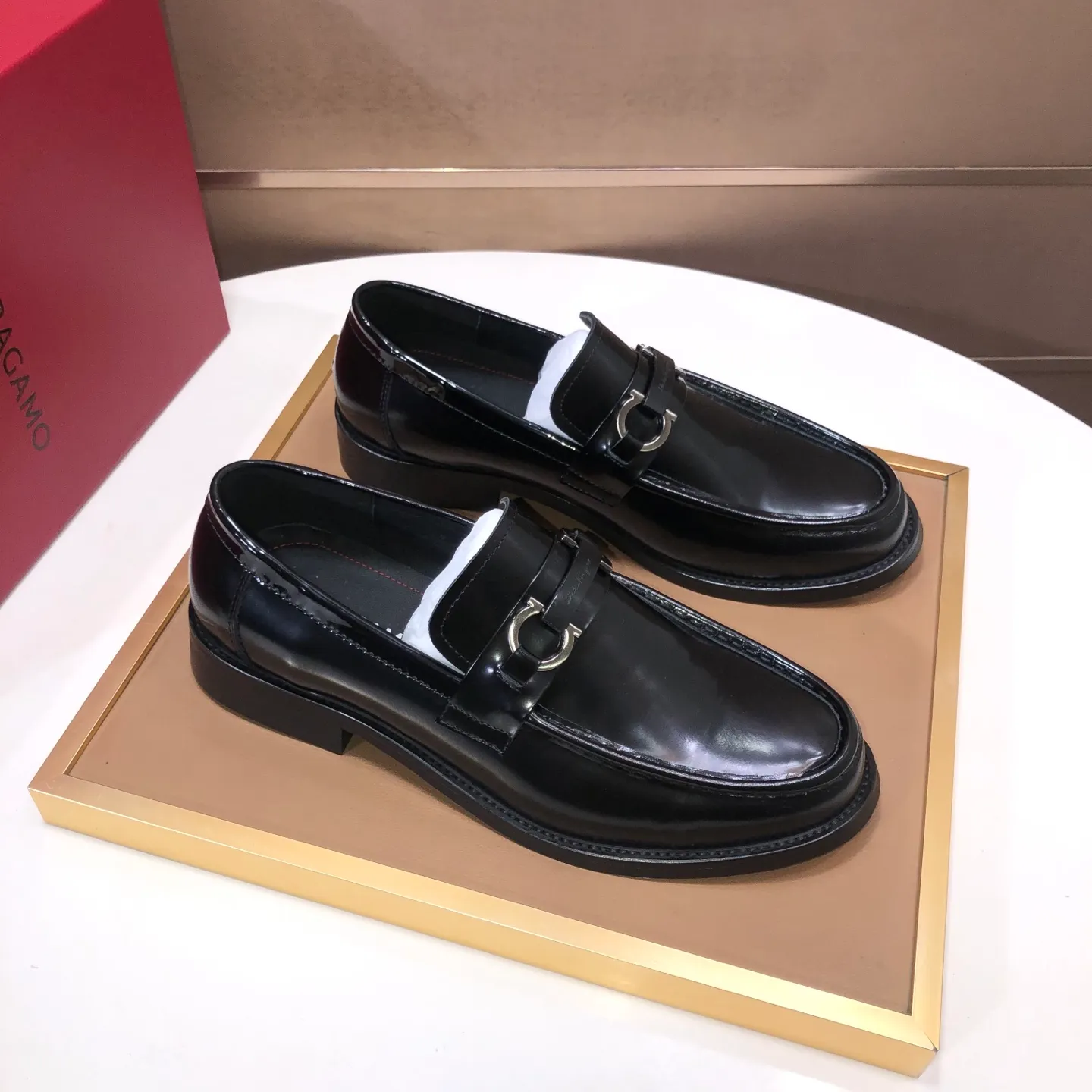 Men's shoes 💰540💰 [Ferragamo/Ferragamo] The latest model from the counter. Original imported high-quality cowhide with open sides + imported 🐂 cowhide lining + original luxury metal buckle + original combination outsole. Comparison is stress-free 38–45 (45 is custom-made and cannot be returned or exchanged)